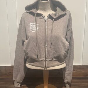 Casual Grayish-Khaki Colored Cropped Red Fox Hooded Zip-Up Jacket- Size M